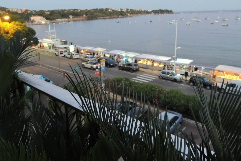 Emplacement Privilegie Pour Ce Bel Appartement Saint-Raphaël Eksteriør bilde